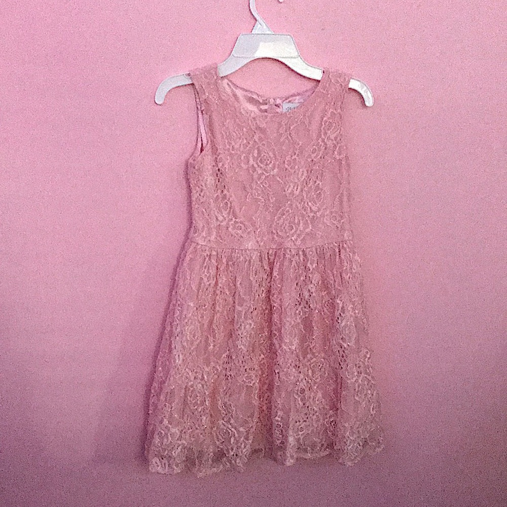 Girls dress, like new, barely worn.